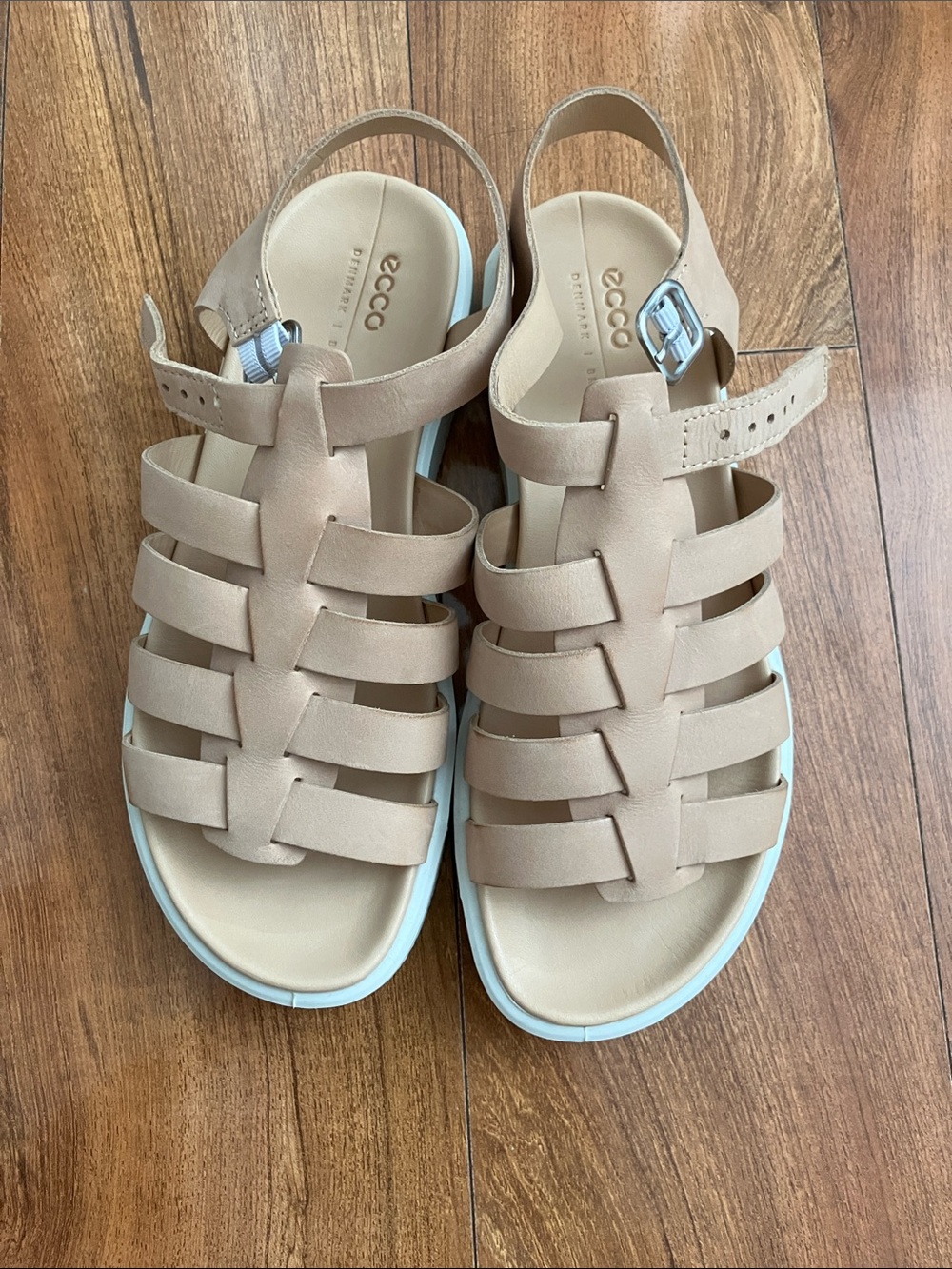 Ecco Beige Strappy Leather Fisherman Sandals New